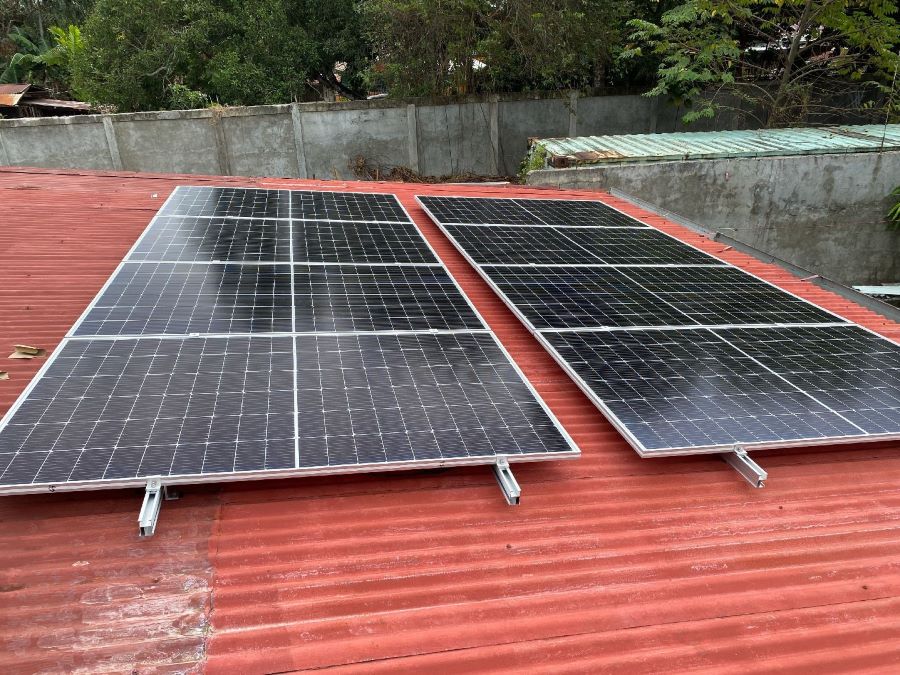 High-Capacity Rooftop PV Panel Array